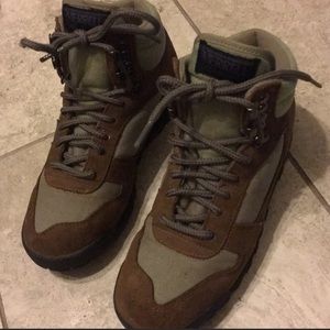 Hiking boots by Merrell lady placer size 7.5